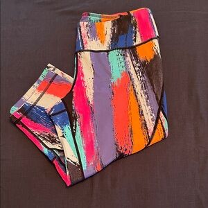 Zella Live In Cropped Capri Vibrant Abstract Print Leggings